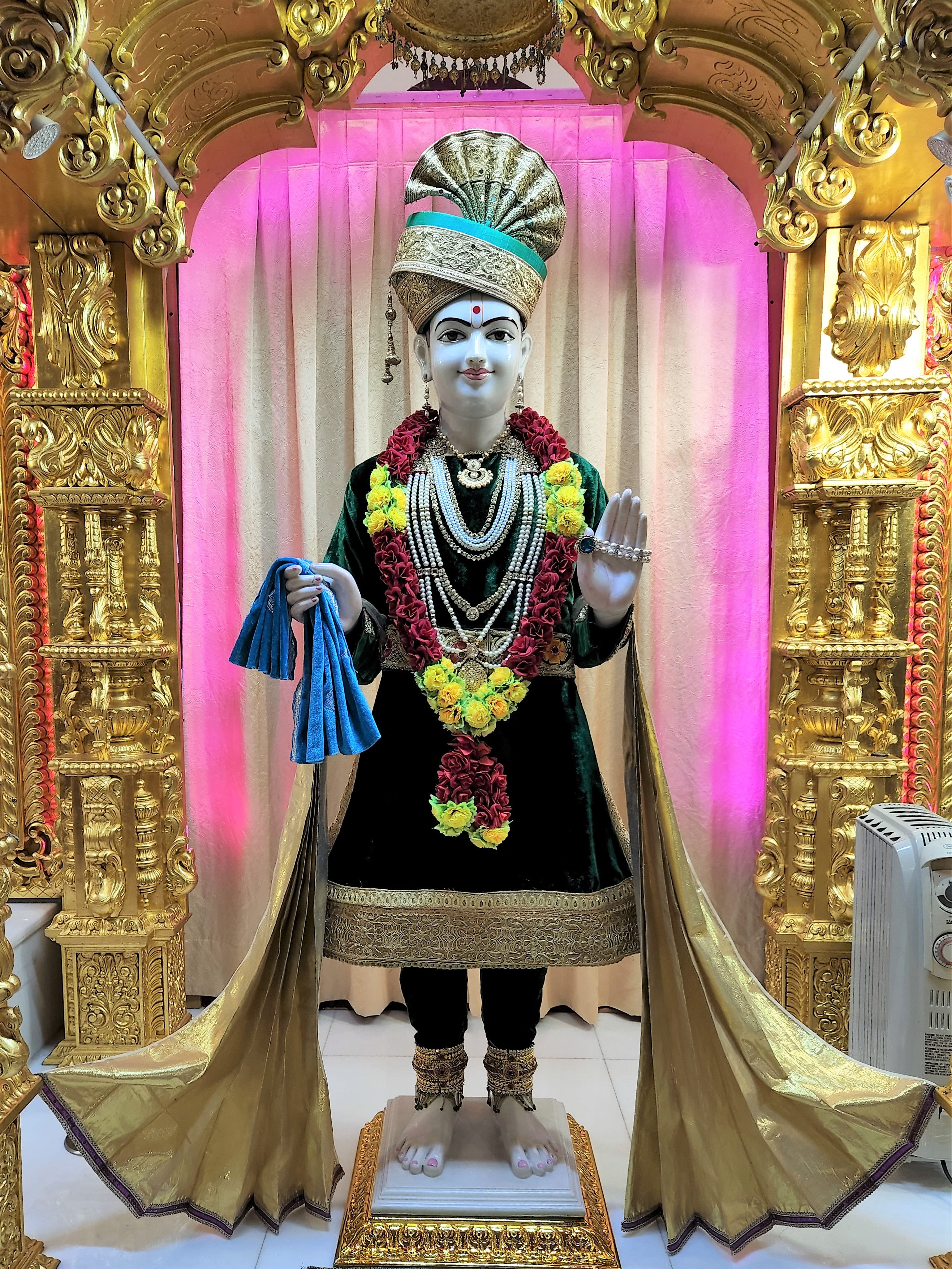 SMVS Swaminarayan Dham - Cherry Hill
(National HeadQuarter NA)